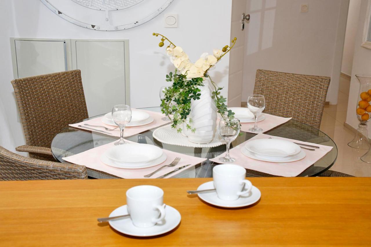 Fantastic With Ac, Pool And Bbq Hébergement de vacances